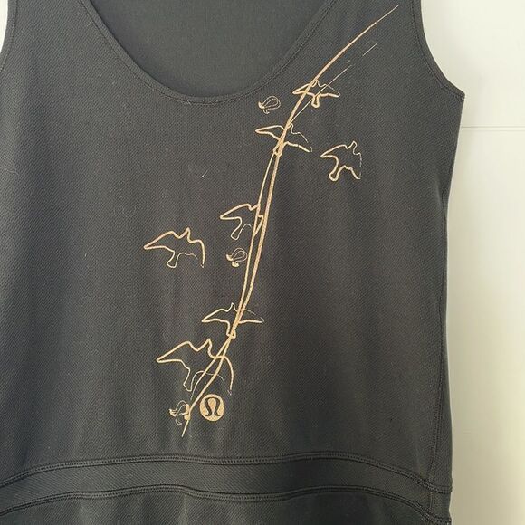 𝅺Lululemon Black Athletic Tank Top with Gold Bird Design Fits Like a Size 6 - Picture 2 of 10